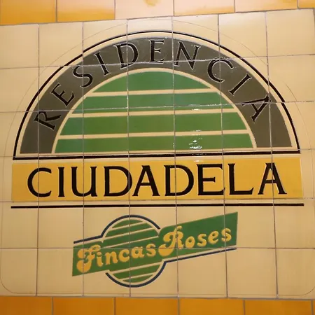Ciudadela شقة *